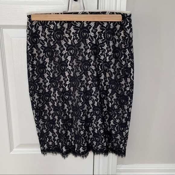 DIANE VON FURSTENBERG black lace skirt - Picture 3 of 9